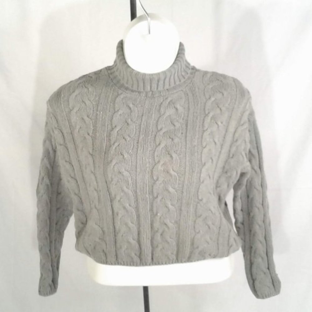 Sage loose turtle neck short sweater (M)